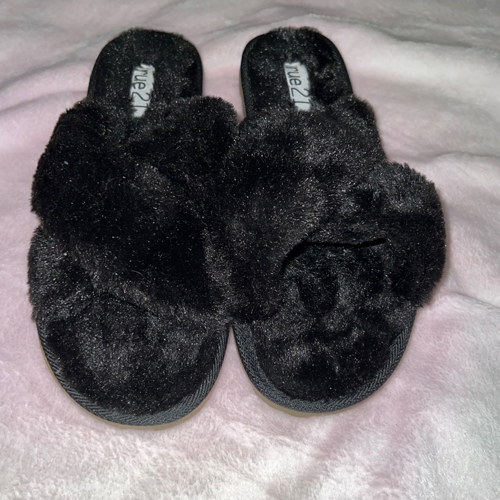 Rue21 Fluffy slippers